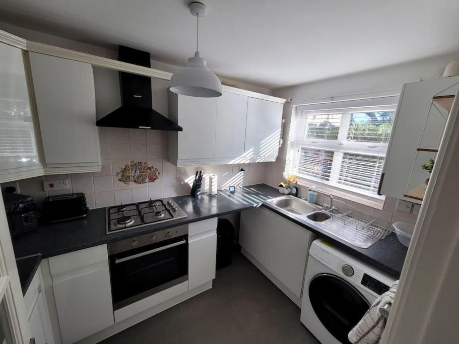 2 Bedroom End Of Terrace House Wellington  Kültér fotó
