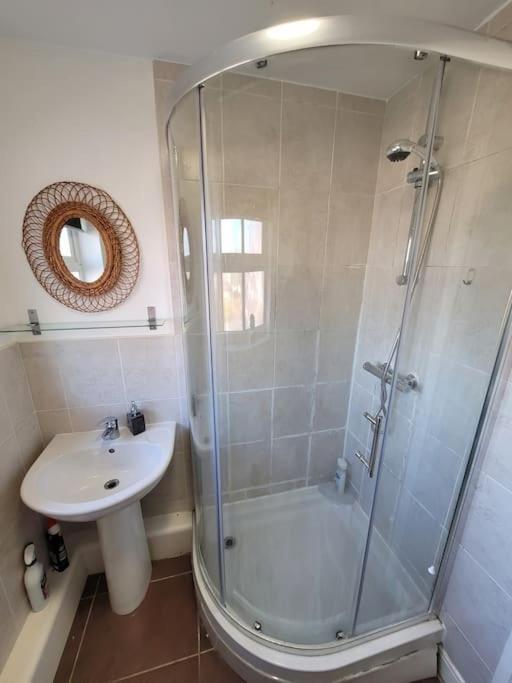 2 Bedroom End Of Terrace House Wellington  Kültér fotó